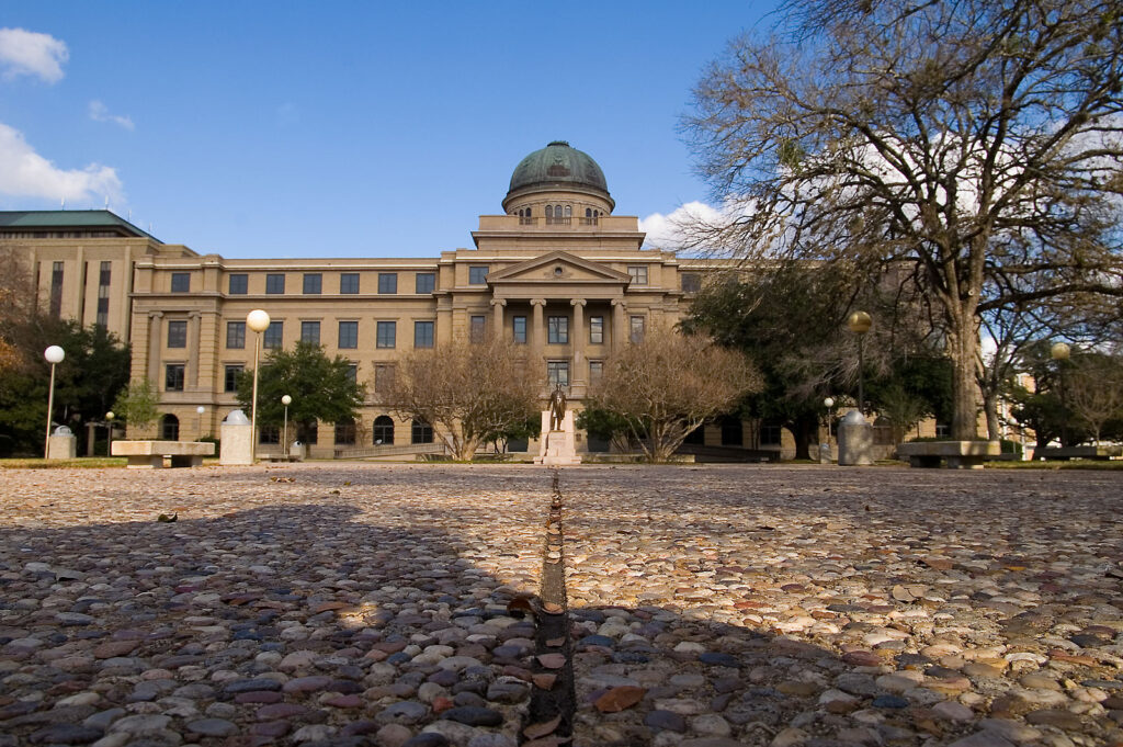 Texas A&M Shut Down a Major Climate Change Modeling Center in February  After a 'Default' by Its Chinese Partner - Inside Climate News