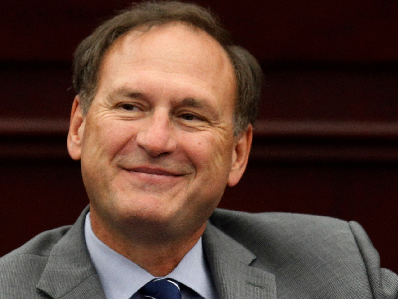 Flags flown outside Justice Samuel Alito’s homes raise concerns about ...